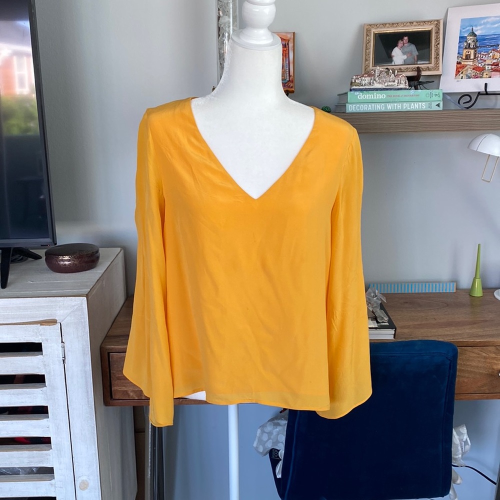 Club Monaco top